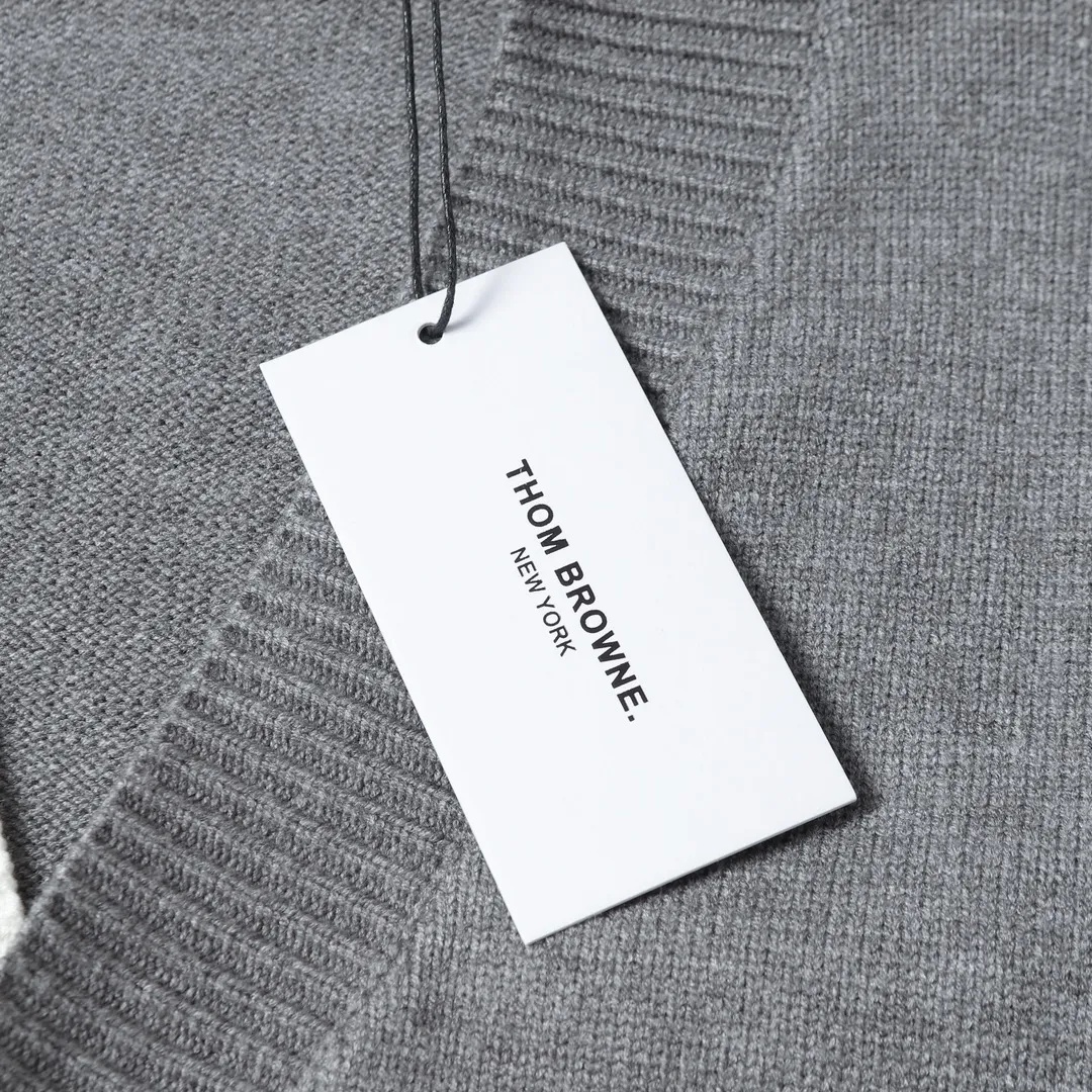 Thom Browne Classic Thom Browne ， 。 ， 。 Same Style ， Thom Browne Classic Shoes 。 “ ” ， 。 Same Style size：1 2 3